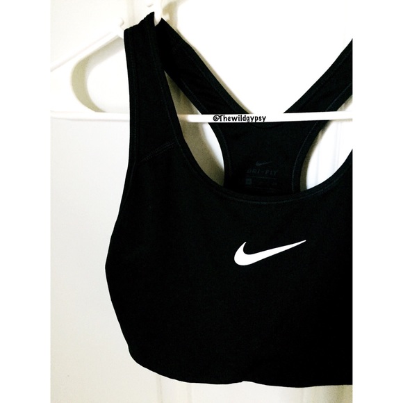 NWOT // Nike classic sports bra 🍃 - Picture 2 of 4